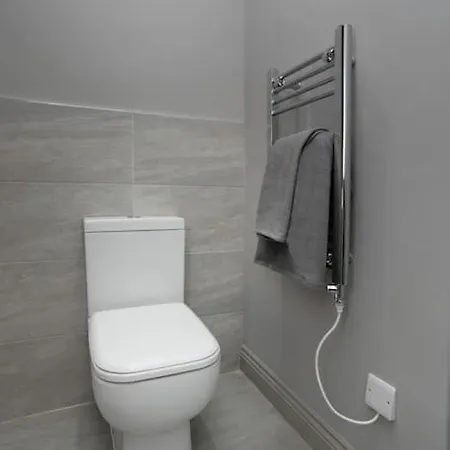 Stylish 1 Bed Leeds Apartment! * Лідс